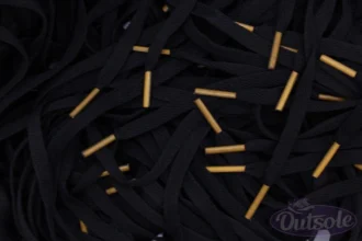 Black Nike laces Curry tips