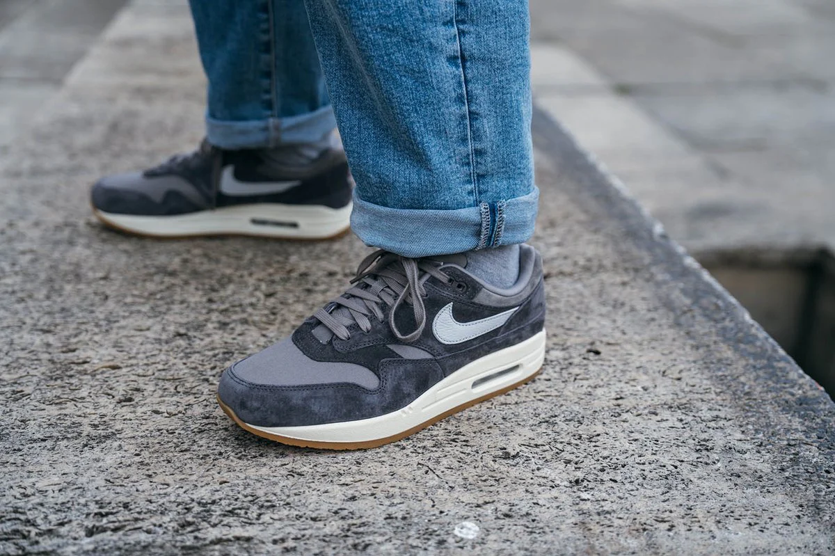 Air Max 1 Soft Grey Suede